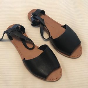 SImple Black Leather Sandals